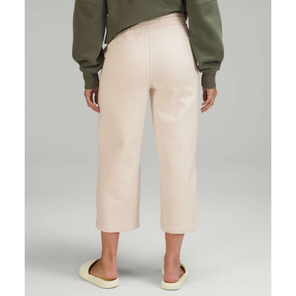 🆕 Lululemon Loungeful High-Rise Wide-Leg Cropped Pant in White Opal - Picture 2 of 2